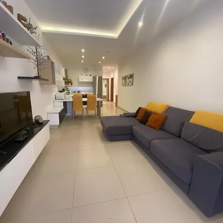 2 Bedroom Maisonette Apartment