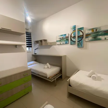 2 Bedroom Maisonette *