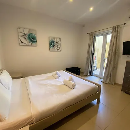 2 Bedroom Maisonette *