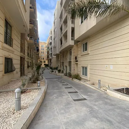 2 Bedroom Maisonette Apartment *